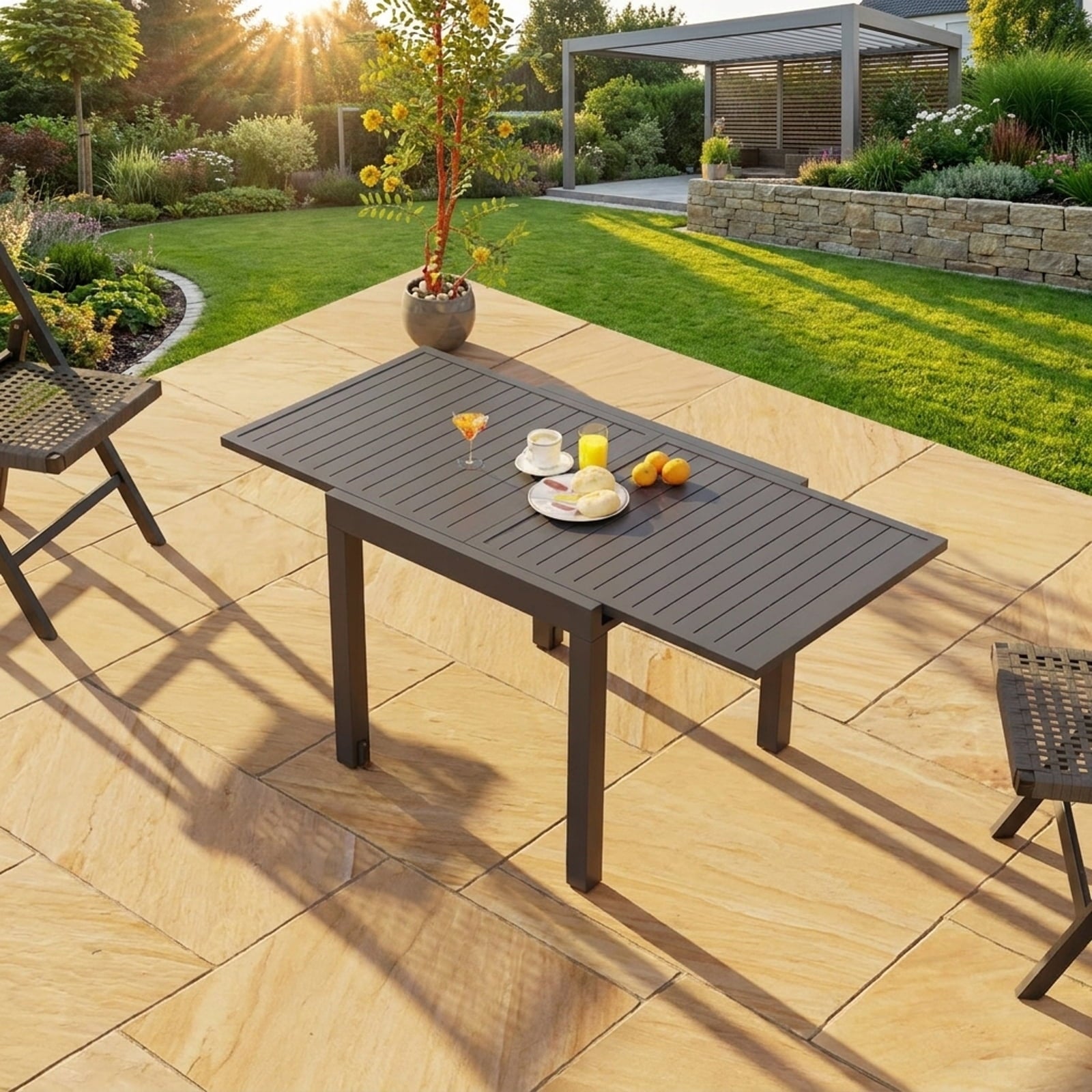 Biotree Expandable Patio Dining Table for 4-6 People, Gray